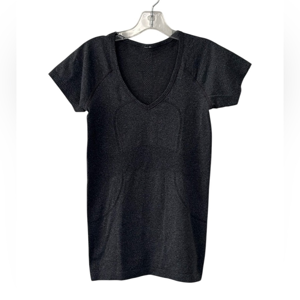 Lululemon Run Swiftly Tech V-Neck Short Sleeve Top